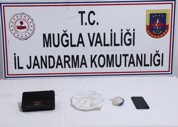 Muğla'da wifi cihazına gizlenmiş uyuşturucu ele geçirildi