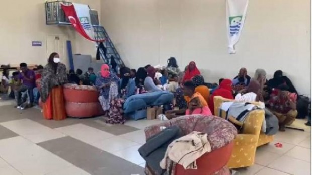 İzmir açıklarında 52 göçmen kurtarıldı