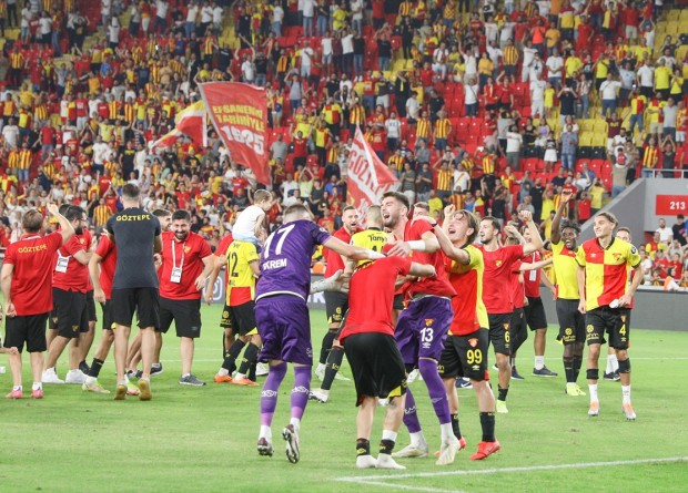 İzmir derbisinde Göztepe, Altınordu'yu tek golle geçti