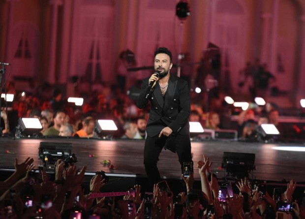 Tarkan İzmir'de rekor kırdı... Dünyanın en kalabalık ilk 5 konseri arasına girdi