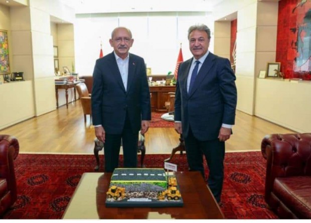 Başkan İduğ’dan Kılıçdaroğlu’na pastalı sürpriz