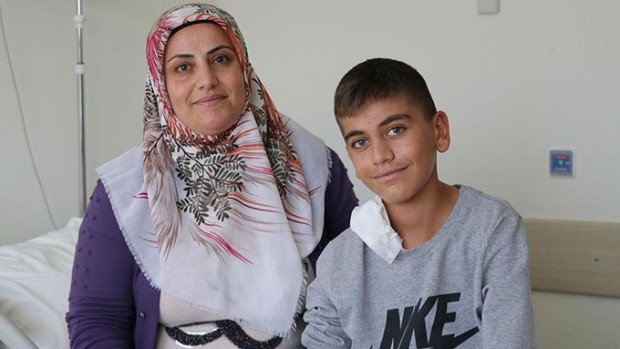 13 yaşındaki Rıdvan, annesinden nakledilen böbrekle hayata tutundu
