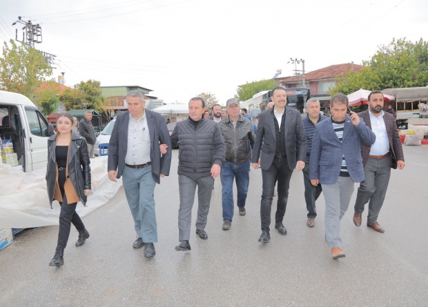AK Partili Kaya Menderes'i karış karış gezdi... Köylere doğalgaz okul ve halı saha müjdesi
