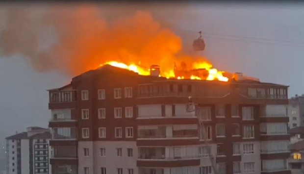 Ankara'da 10 katlı binada yangın paniği: 8 kişi hastanelik oldu