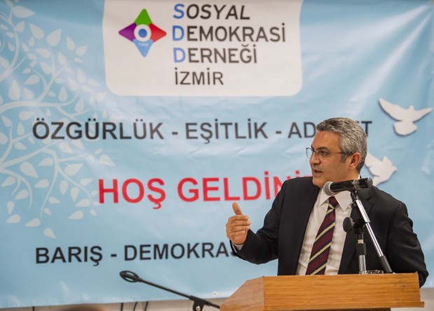 CHP'li Salıcı: İzmirliler belediyelerin hizmetlerinden memnun