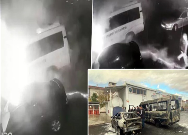 Ergene'de belediyenin minibüsü ile makam aracı yandı