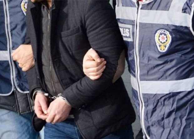 İzmir'de mide bulandıran iddia! Öğretmen tutuklandı
