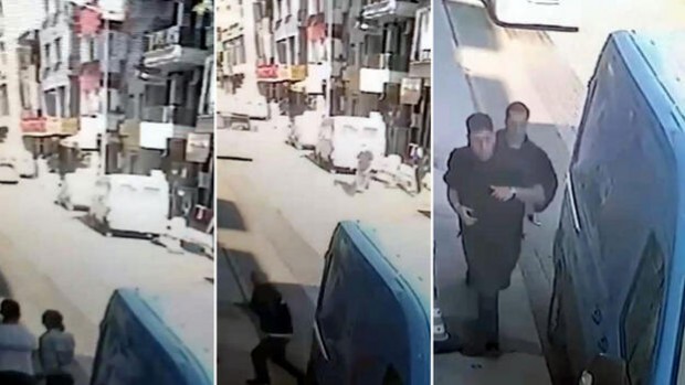 İzmir'deki minibüs cinayeti böyle görüntülendi... 2 şüpheli aranıyor