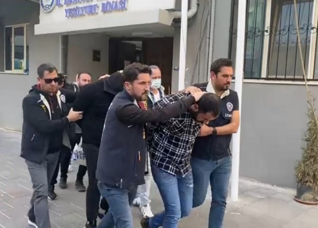İzmir merkezli 4 ilde sosyal medya dolandırıcılığı: 6 kişi gözaltına alındı