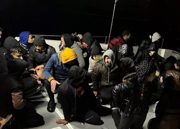 İzmir açıklarında 101 düzensiz göçmen kurtarıldı