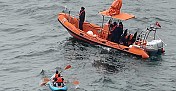 Şile'de denizde mahsur kalan kanocuları sahil güvenlik kurtardı